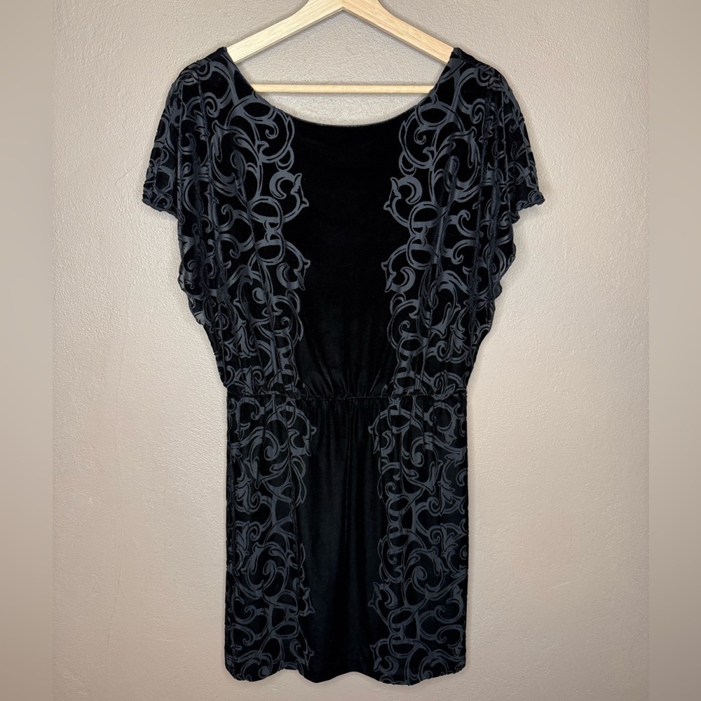 White House Black Market Slinky Black Patterned Velour Cocktail Dress Size Small